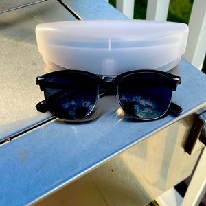 Tommy Hilfiger shades